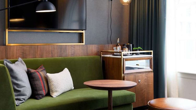 The Alexis Royal Sonesta Hotel Seattle Room