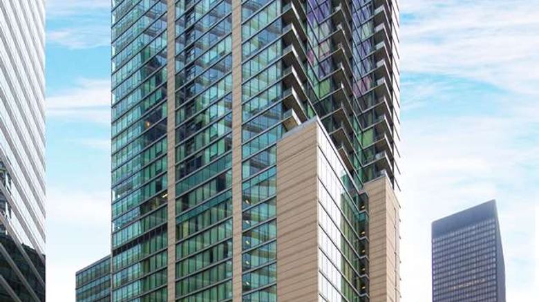 <b>The Royal Sonesta Chicago River North Exterior</b>. Images powered by <a href="https://iceportal.shijigroup.com/" title="IcePortal" target="_blank">IcePortal</a>.