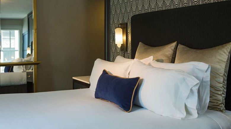 <b>Allegro Royal Sonesta Hotel Chicago Loop Suite</b>. Images powered by <a href="https://iceportal.shijigroup.com/" title="IcePortal" target="_blank">IcePortal</a>.