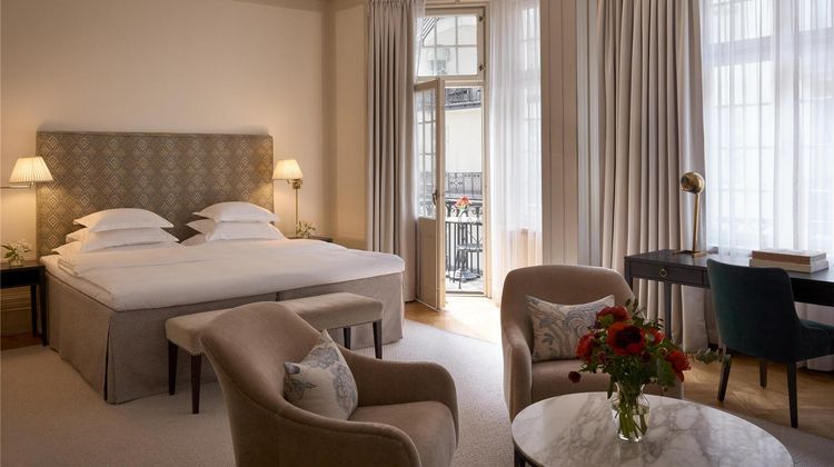 Hotel Diplomat Room