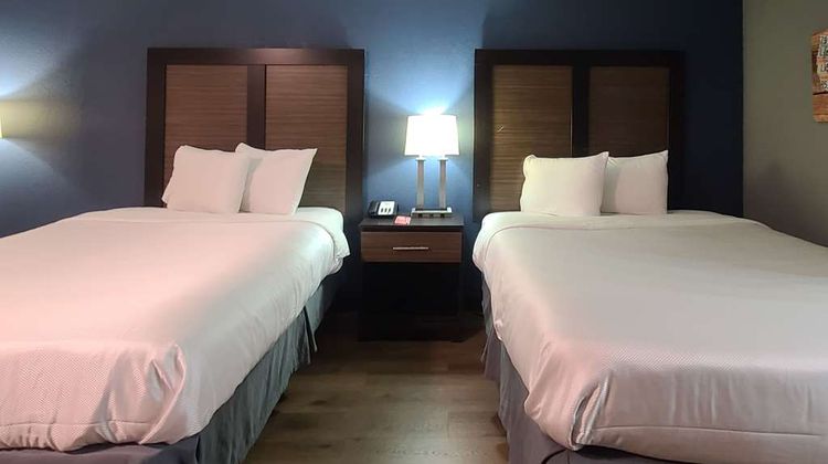 Econo Lodge Room