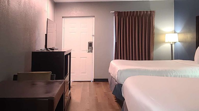 <b>Econo Lodge Room</b>. Images powered by <a href="https://iceportal.shijigroup.com/" title="IcePortal" target="_blank">IcePortal</a>.