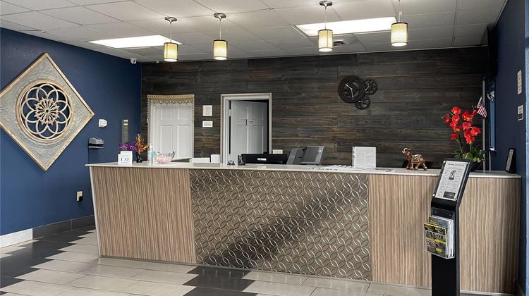 Econo Lodge Lobby