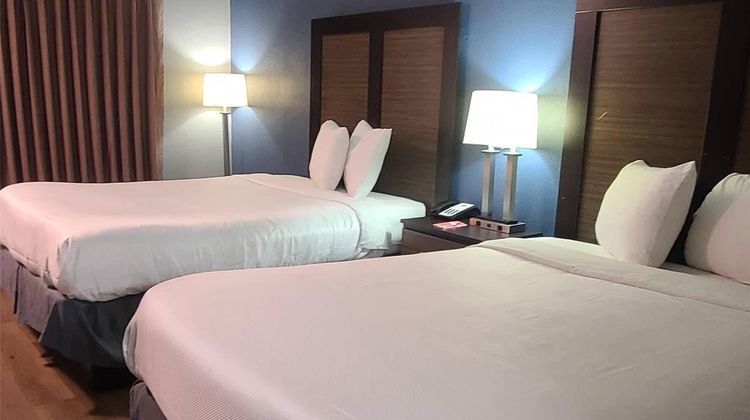 Econo Lodge Room