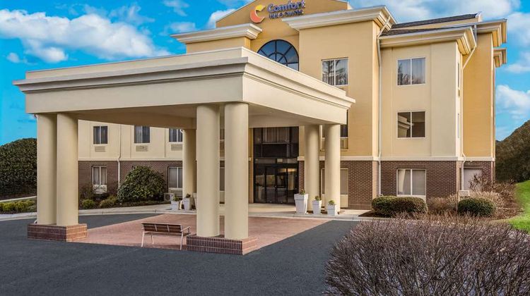 Comfort Inn & Suites Exterior