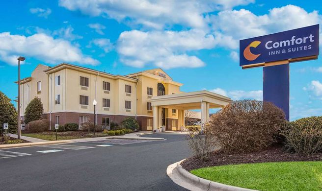 Comfort Inn & Suites Exterior