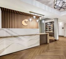 Comfort Inn & Suites Lobby