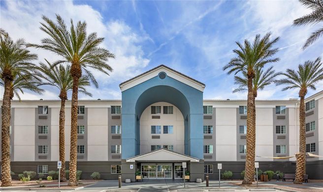 Sonesta Simply Suites Convention Center Exterior