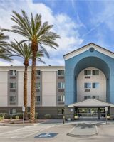 Sonesta Simply Suites Convention Center