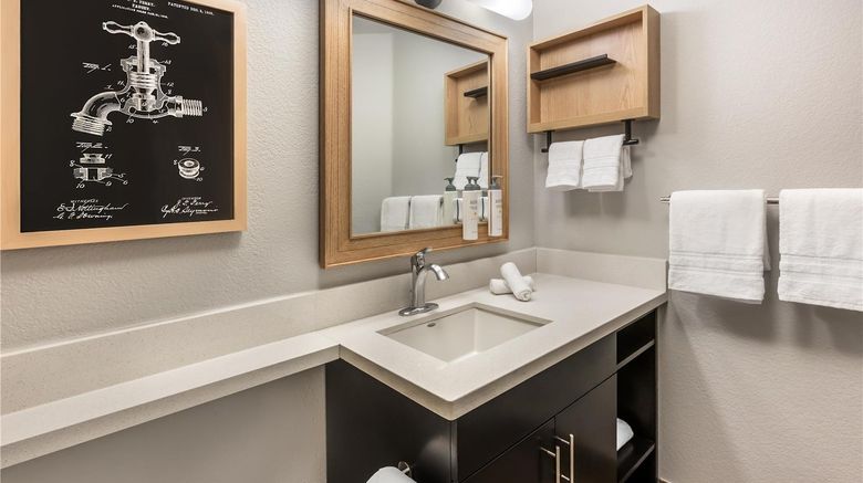 <b>Sonesta Simply Suites Convention Center Suite</b>. Images powered by <a href="https://iceportal.shijigroup.com/" title="IcePortal" target="_blank">IcePortal</a>.