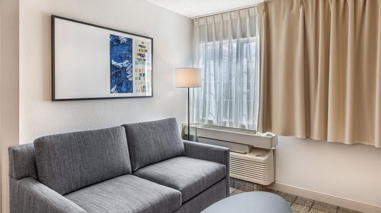<b>Sonesta Simply Suites Convention Center Suite</b>. Images powered by <a href="https://iceportal.shijigroup.com/" title="IcePortal" target="_blank">IcePortal</a>.