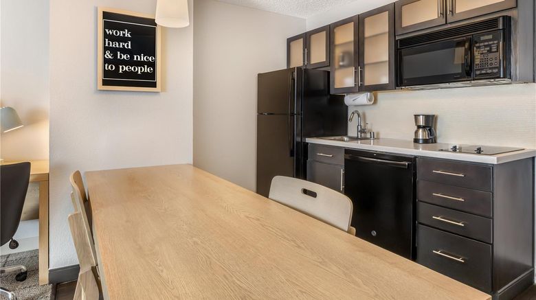<b>Sonesta Simply Suites Convention Center Suite</b>. Images powered by <a href="https://iceportal.shijigroup.com/" title="IcePortal" target="_blank">IcePortal</a>.