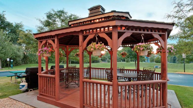 <b>Sonesta Simply Suites Nanuet Restaurant</b>. Images powered by <a href="https://iceportal.shijigroup.com/" title="IcePortal" target="_blank">IcePortal</a>.