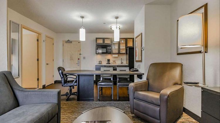 Sonesta Simply Suites Denver West Suite