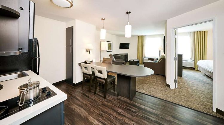 Sonesta Simply Suites Denver West Suite
