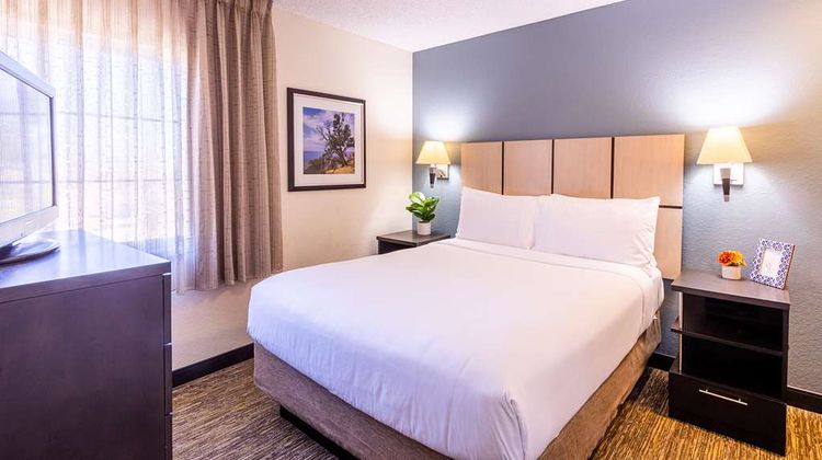 Sonesta Simply Suites Denver West Suite