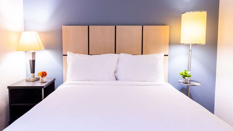 Sonesta Simply Suites Denver West Suite