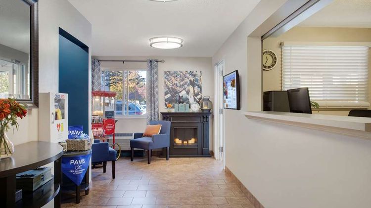 Sonesta Simply Suites Somerset Lobby