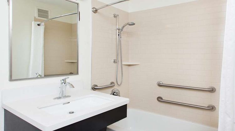 Sonesta Simply Suites Detroit Ann Arbor Suite