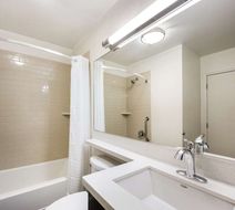 Sonesta Simply Suites Austin The Domain Room