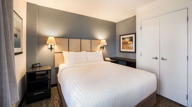 <b>Sonesta Simply Suites Irvine Spectrum Suite</b>. Images powered by <a href="https://iceportal.shijigroup.com/" title="IcePortal" target="_blank">IcePortal</a>.
