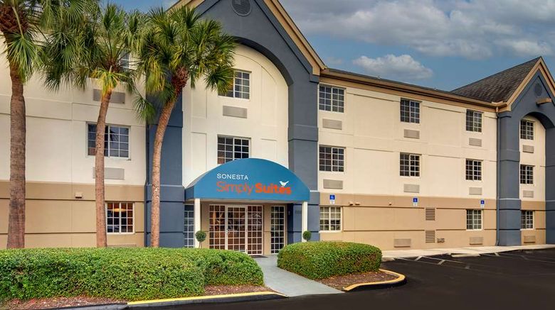 Sonesta Simply Suites Miami Airport Doral Exterior. Images powered by <a href="https://iceportal.shijigroup.com" target="_blank" rel="noopener">Ice Portal</a>.