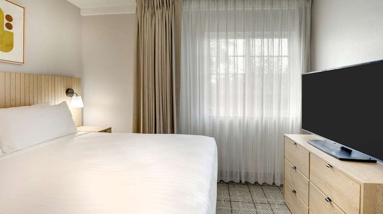 Sonesta Simply Suites Miami Airport Doral Suite