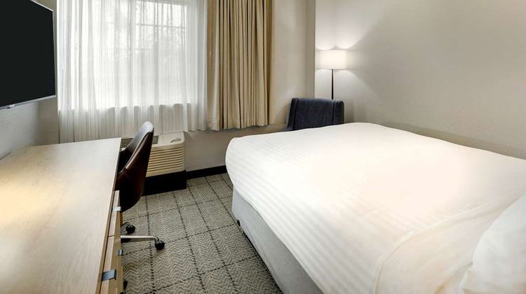 Sonesta Simply Suites Miami Airport Doral Suite
