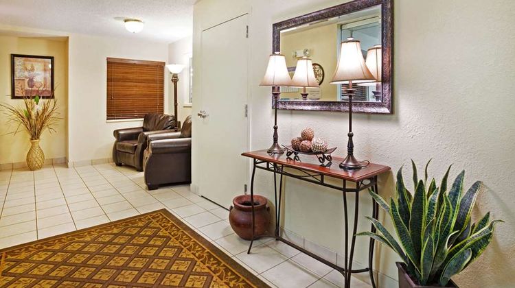 Sonesta Simply Suites Knoxville Lobby