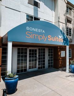 Sonesta Simply Suites Fossil Creek