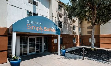 Sonesta Simply Suites Fossil Creek