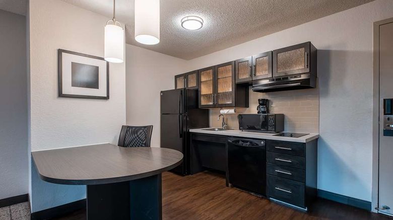 <b>Sonesta Simply Suites Fossil Creek Suite</b>. Images powered by <a href="https://iceportal.shijigroup.com/" title="IcePortal" target="_blank">IcePortal</a>.