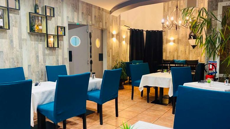 <b>Gil de France Hotel Restaurant</b>. Images powered by <a href="https://iceportal.shijigroup.com/" title="IcePortal" target="_blank">IcePortal</a>.