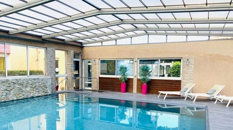 <b>Gil de France Hotel Pool</b>. Images powered by <a href="https://iceportal.shijigroup.com/" title="IcePortal" target="_blank">IcePortal</a>.