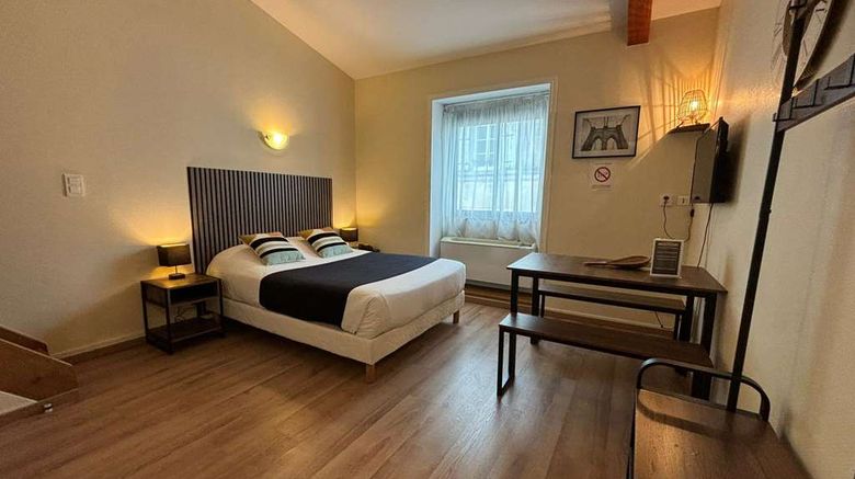 <b>Hotel Le Valois Room</b>. Images powered by <a href="https://iceportal.shijigroup.com/" title="IcePortal" target="_blank">IcePortal</a>.