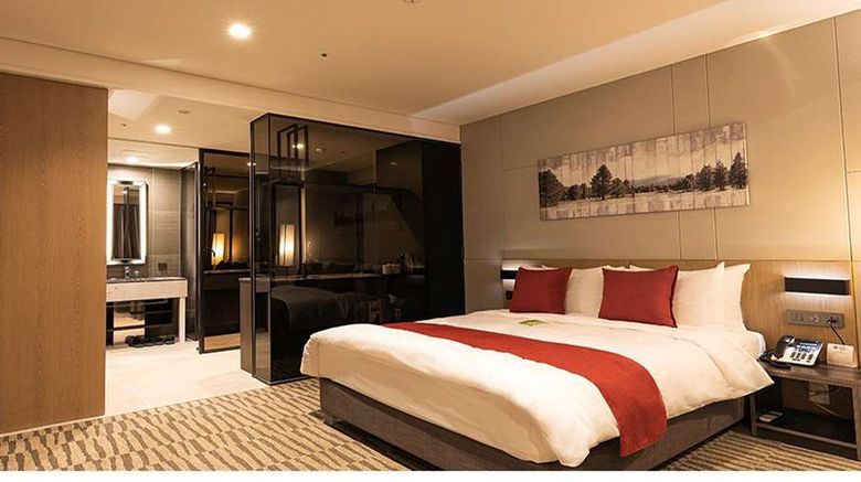 <b>Best Western Plus Jeonju Hotel Room</b>. Images powered by <a href="https://iceportal.shijigroup.com/" title="IcePortal" target="_blank">IcePortal</a>.