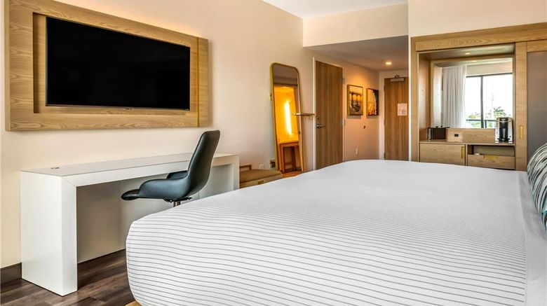 <b>Cambria Hotel Fort Lauderdale Beach Room</b>. Images powered by <a href="https://iceportal.shijigroup.com/" title="IcePortal" target="_blank">IcePortal</a>.