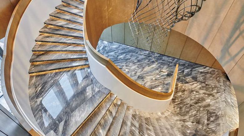 <b>Hilton Chongqing Liangjiang New Area Lobby</b>. Images powered by <a href="https://iceportal.shijigroup.com/" title="IcePortal" target="_blank">IcePortal</a>.