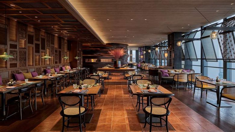 <b>Hilton Chongqing Liangjiang New Area Restaurant</b>. Images powered by <a href="https://iceportal.shijigroup.com/" title="IcePortal" target="_blank">IcePortal</a>.