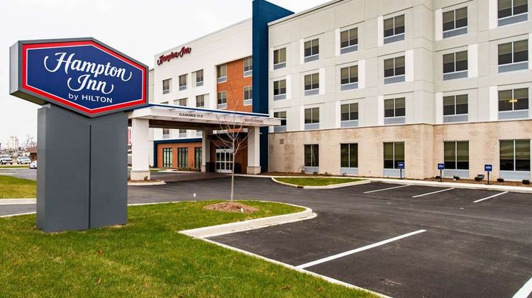 Hampton Inn Paris Exterior