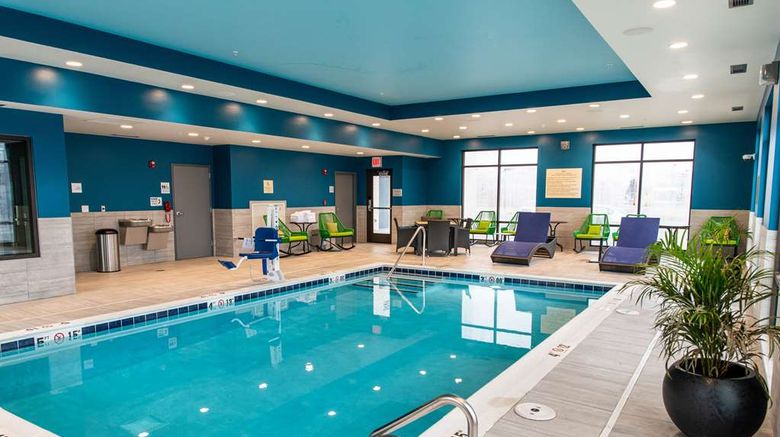 <b>Hampton Inn Paris Pool</b>. Images powered by <a href="https://iceportal.shijigroup.com/" title="IcePortal" target="_blank">IcePortal</a>.