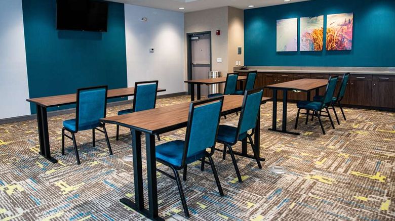 <b>Hampton Inn Paris Meeting</b>. Images powered by <a href="https://iceportal.shijigroup.com/" title="IcePortal" target="_blank">IcePortal</a>.