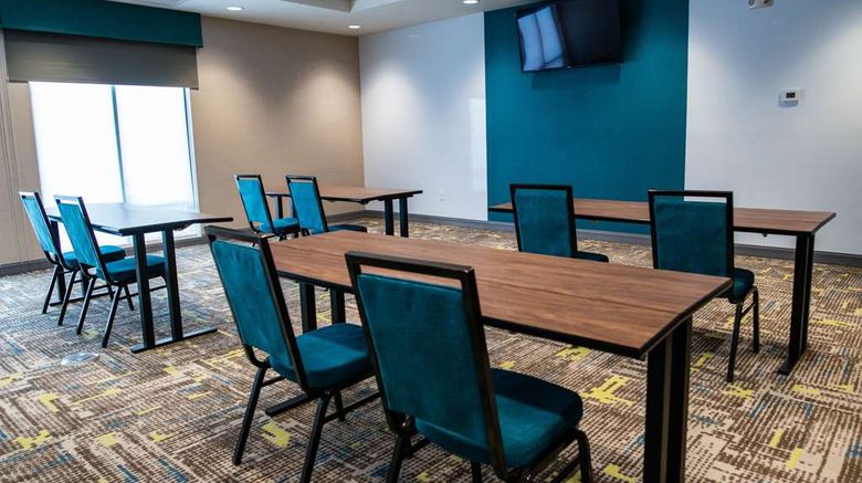 <b>Hampton Inn Paris Meeting</b>. Images powered by <a href="https://iceportal.shijigroup.com/" title="IcePortal" target="_blank">IcePortal</a>.