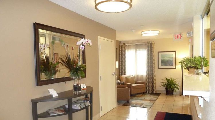 Sonesta Simply Suites Chicago Libertyville Lobby