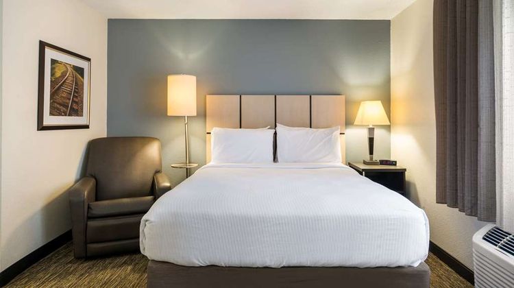 Sonesta Simply Suites Hampton Suite