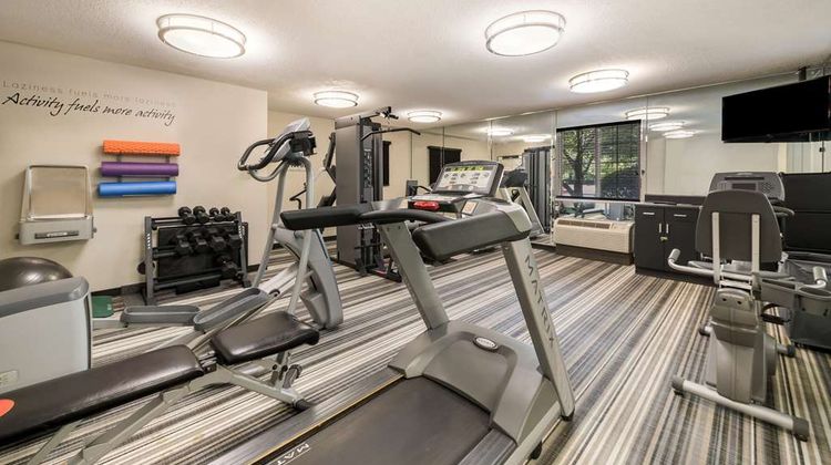 Sonesta Simply Suites Hampton Health