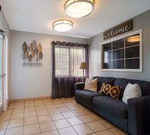 Sonesta Simply Suites Des Moines Lobby