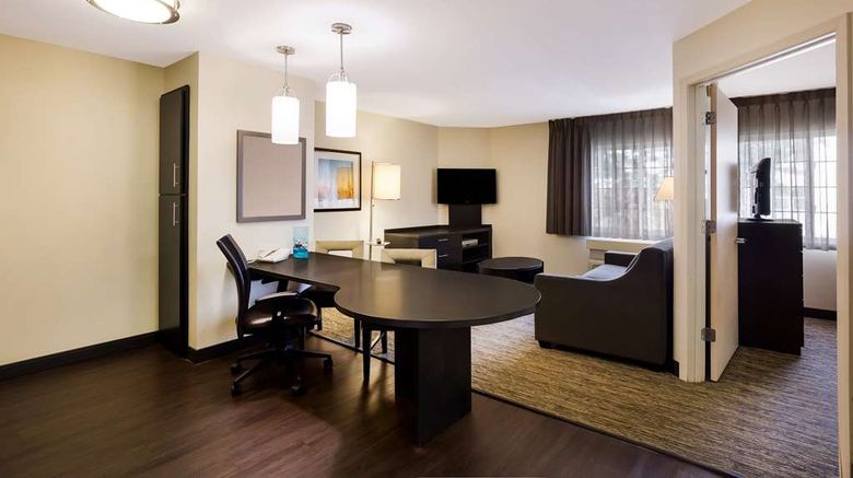 <b>Sonesta Simply Suites St Louis Earth City Suite</b>. Images powered by <a href="https://iceportal.shijigroup.com/" title="IcePortal" target="_blank">IcePortal</a>.