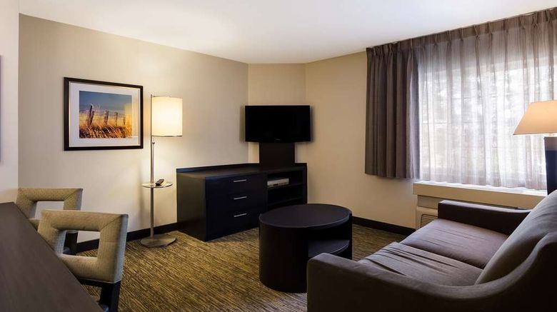 <b>Sonesta Simply Suites St Louis Earth City Suite</b>. Images powered by <a href="https://iceportal.shijigroup.com/" title="IcePortal" target="_blank">IcePortal</a>.
