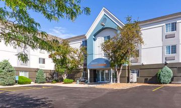 Sonesta Simply Suites St Louis Earth City